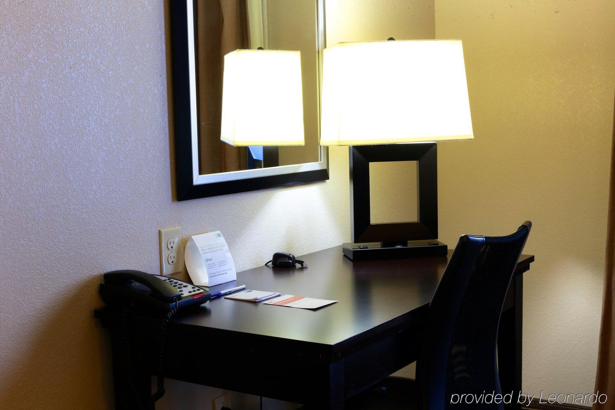 Express & West By Ihg 3* Dallas